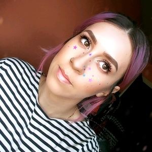 Meet your Posher, Adriana